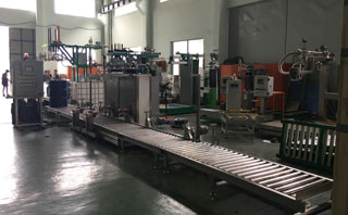 浙江三隆新材料有限公司采购200L自动灌装线安装调试完成！